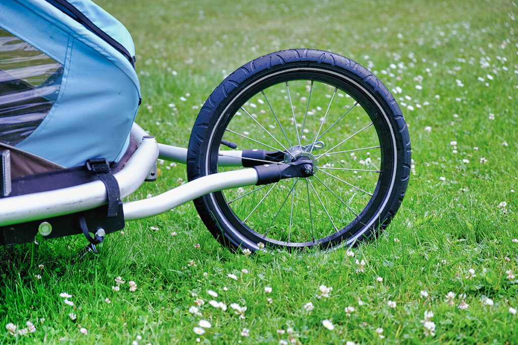 Remorque à vélo pour enfants avec grande roue avant