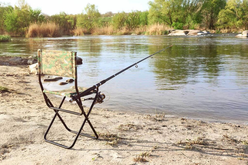 chaise spéciale pour la pêche en rivière