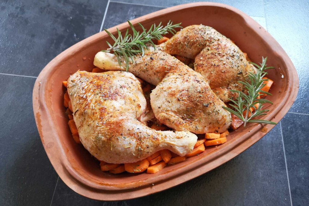 trois poulets dans un Römertopf