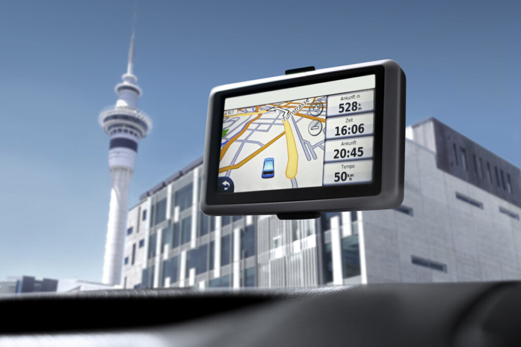 gps auto fixation pare brise