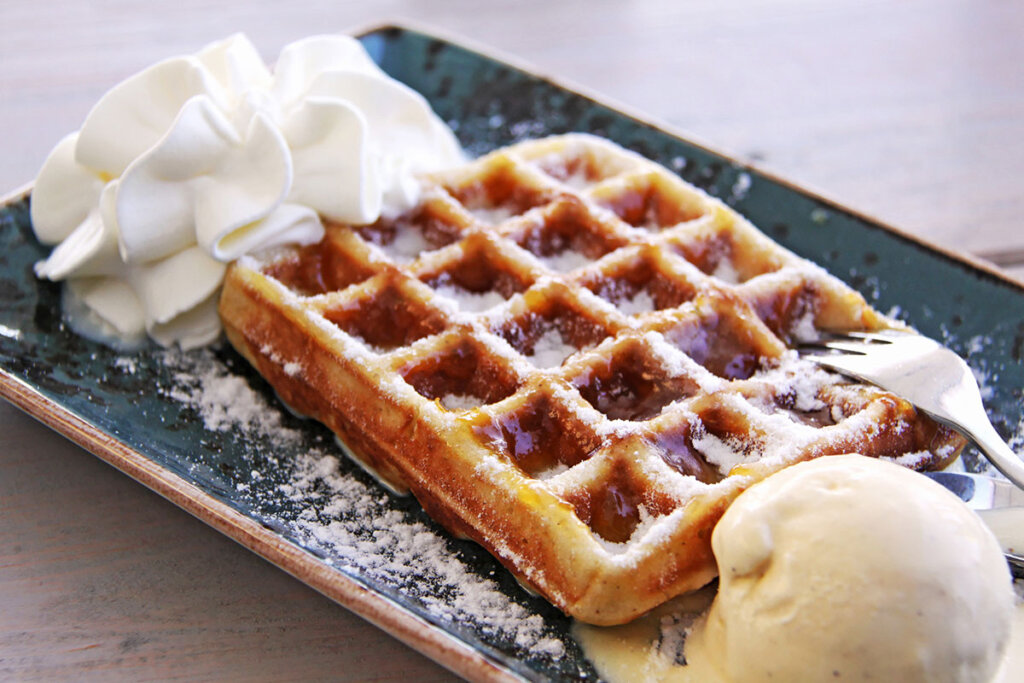 Gaufre à la crème et à la glace